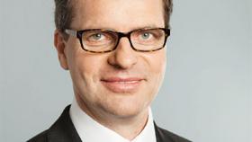 Auf dem Bild: Dr. Stefan Thies, Vorstands­mitglied der Fielmann AG 